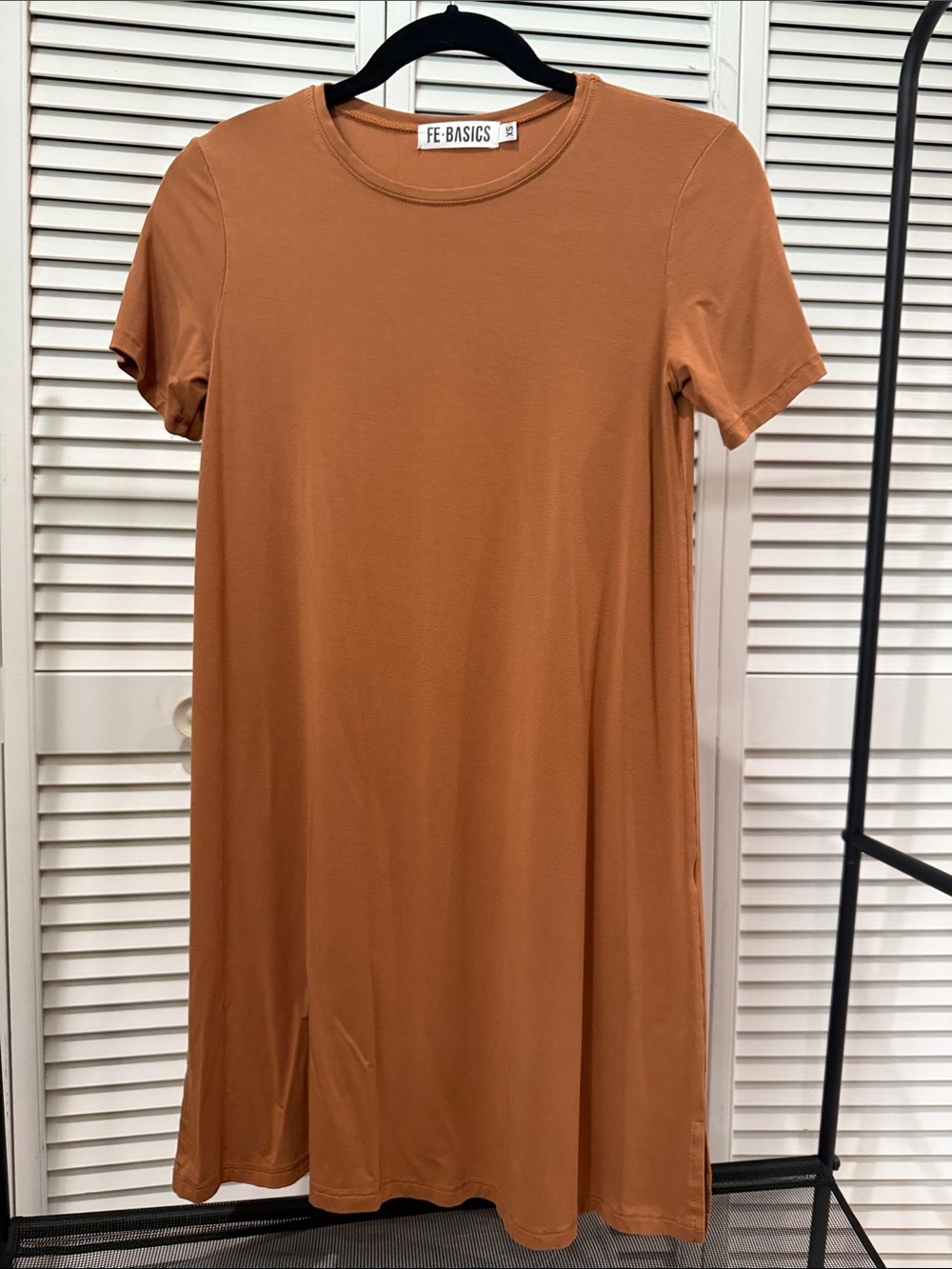 Fighting Eel Women’s Midi T-Shirt Dress in Rust